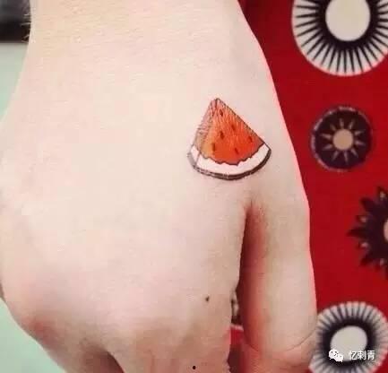 网红纹身吃瓜,吃瓜群众热议不断  第3张 网红纹身吃瓜,吃瓜群众热议不断  第3张