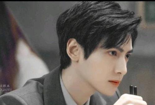 罗云熙最新八卦爆料,罗云熙新恋情曝光?揭秘明星背后的情感纠葛