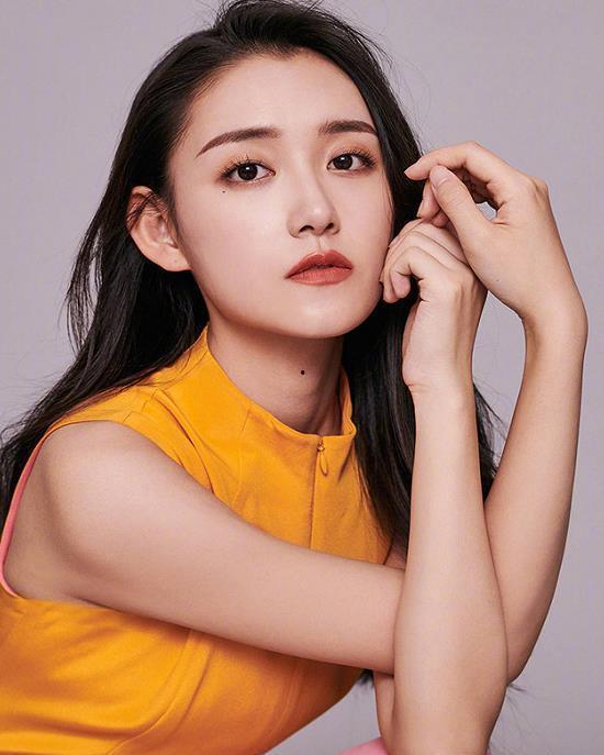 蒋依依圈内爆料,揭秘娱乐圈不为人知的幕后故事  第3张 蒋依依圈内爆料,揭秘娱乐圈不为人知的幕后故事  第3张