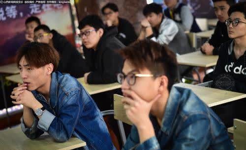 娱乐吃瓜酱老教授说上课,课堂上的趣味教学新风尚  第2张 娱乐吃瓜酱老教授说上课,课堂上的趣味教学新风尚  第2张